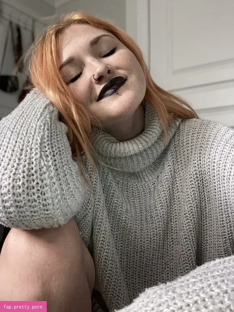 Molly Demure - Photo #63
