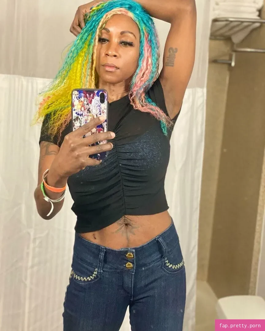 Monique Dupree - Photo #01