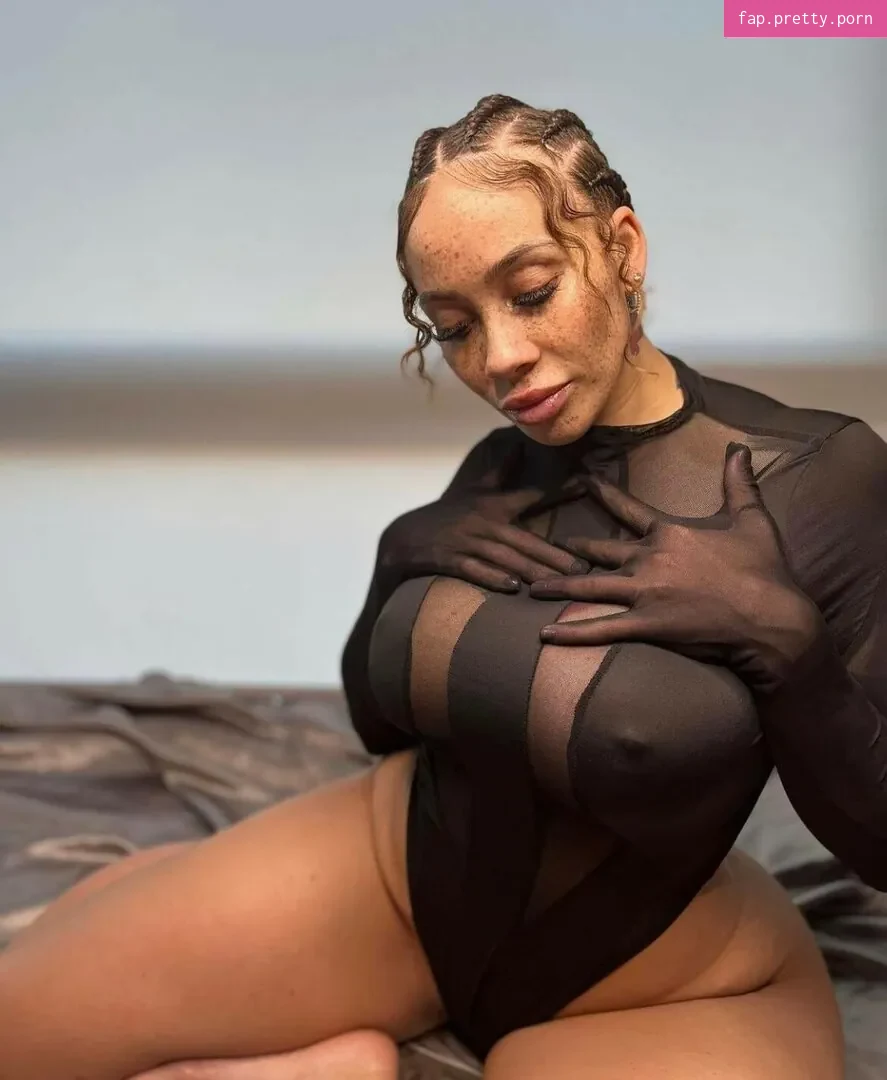 meganxdenise - Photo #16