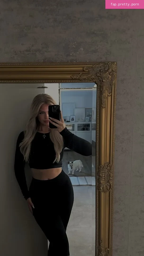Melaniethrr - Photo #72