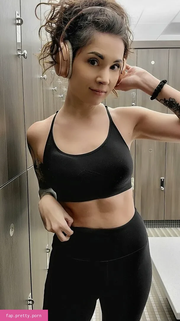 MelonieMac - Photo #21