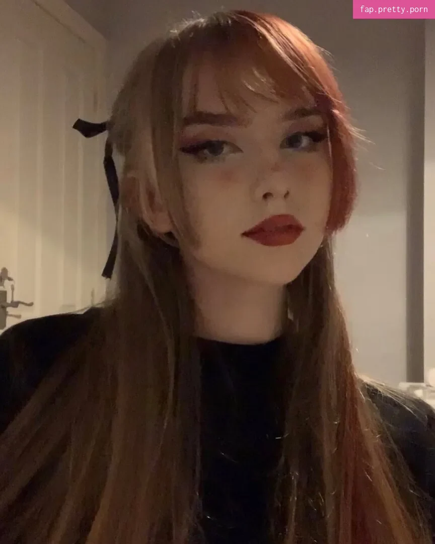 Maisie Francesca - Photo #02