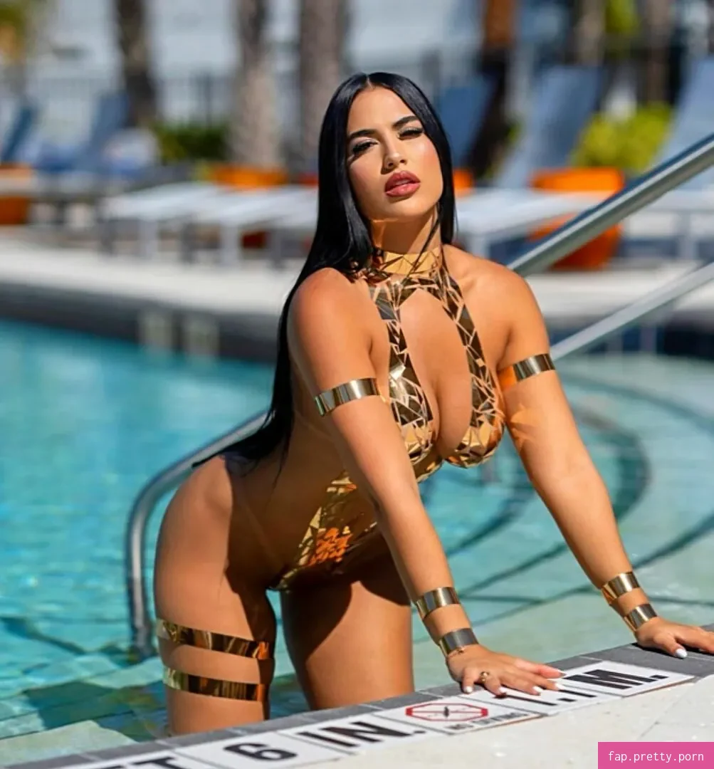 Melany Fernandez - Photo #13