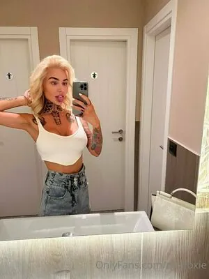 mia_foxybae