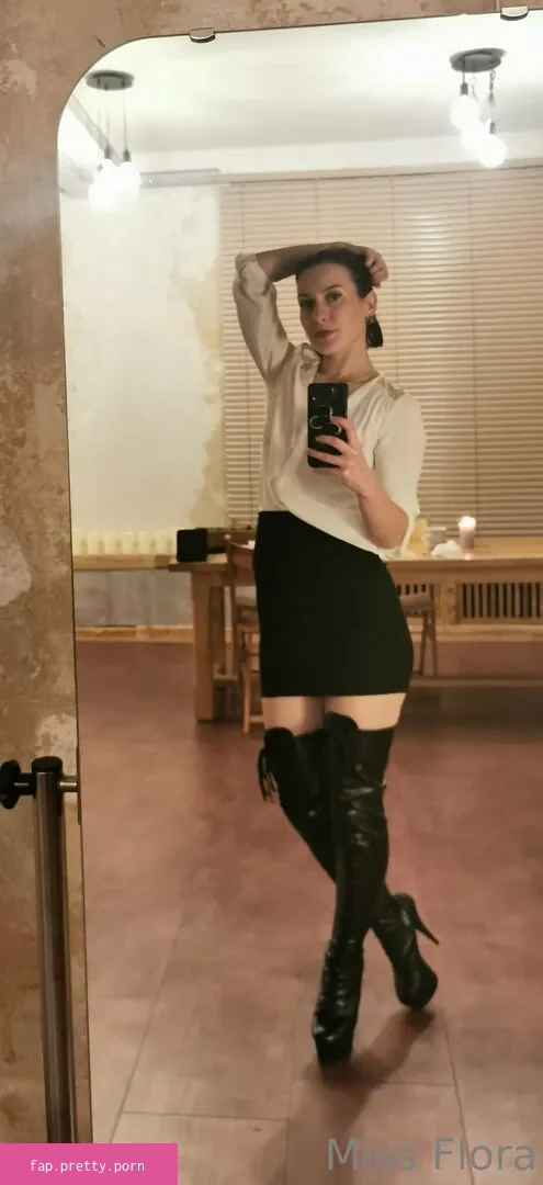 Miss Flora Femdom - Photo #50