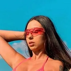 Malu Gomesc