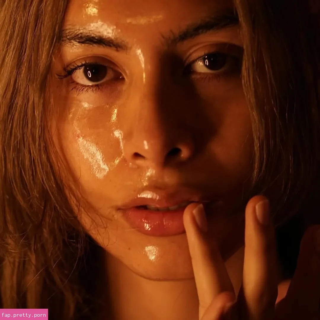 Maria Gracia - Photo #05