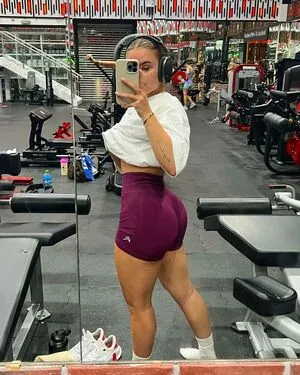 MIA GREEN