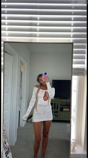 Madeline Hope / hadelinemope