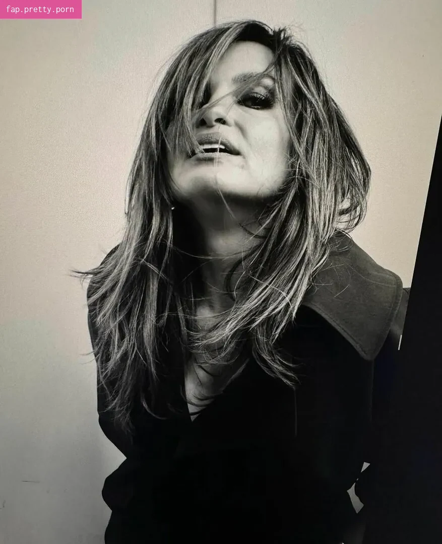 Mariska Hargitay - Photo #04