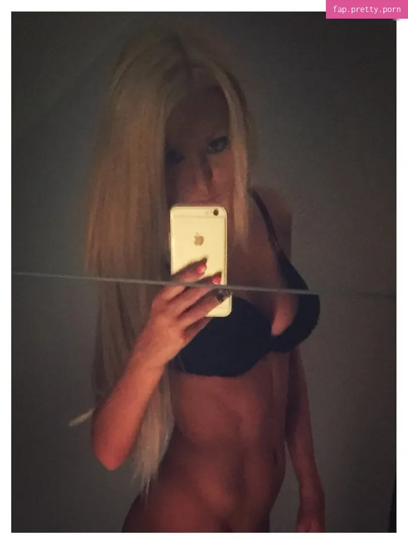 Melanie Hirsch - Photo #33