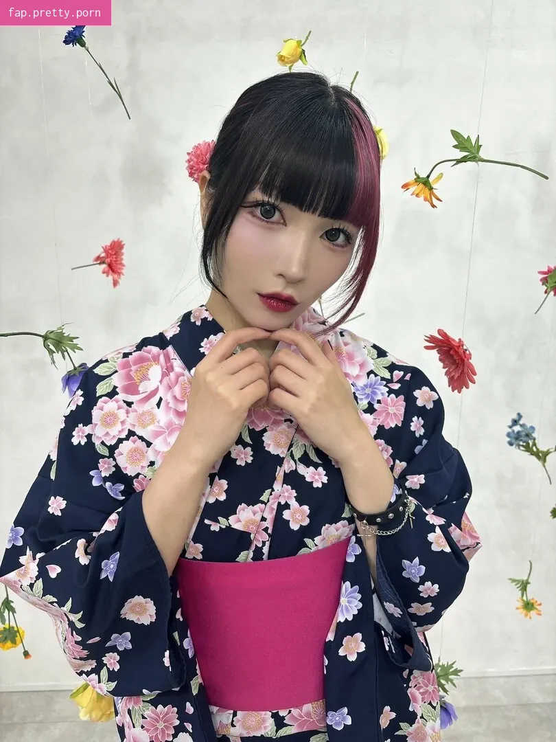 Maki Itoh - Photo #51