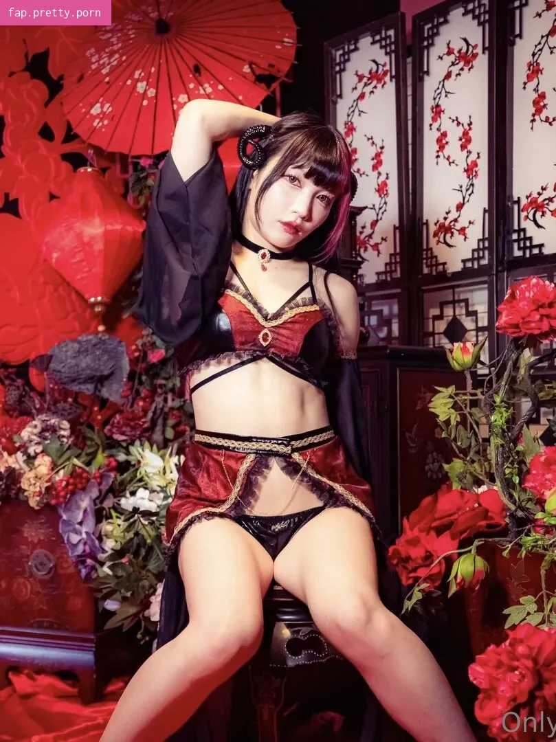 Maki Itoh - Photo #65