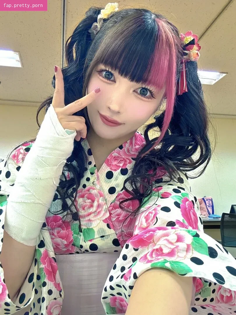 Maki Itoh - Photo #70