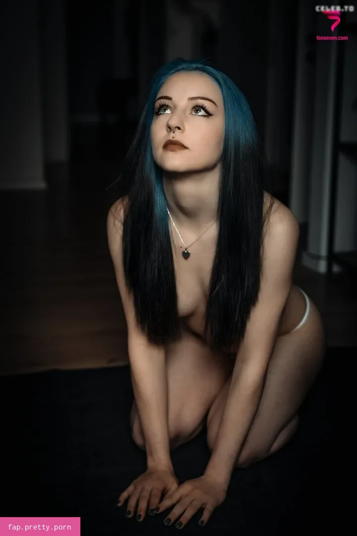 Mieze9 - Photo #30