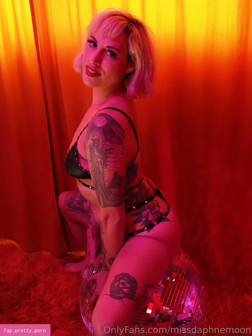 missdaphnemoon - Photo #27