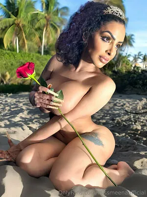 missmeenaofficial