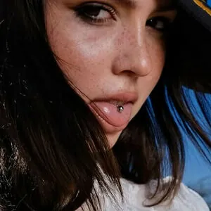 Mazzy Joya / mazzyjoya / petalspliff