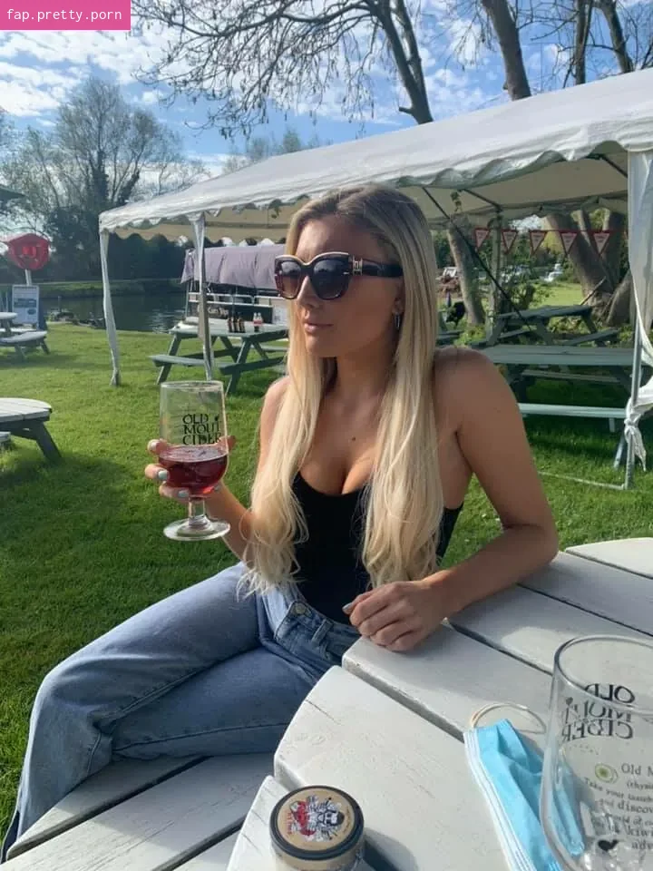 Megan J - Photo #15