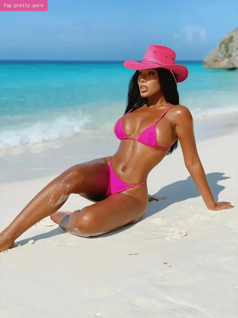 Monifa Jansen - Photo #00