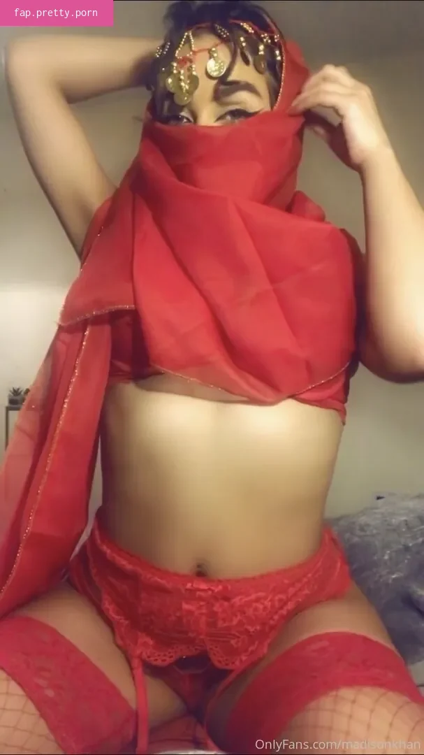 Madison Khan - Photo #06