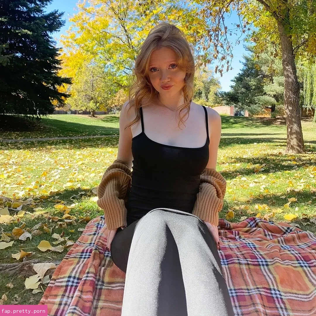 Makenna Kelly - Photo #37
