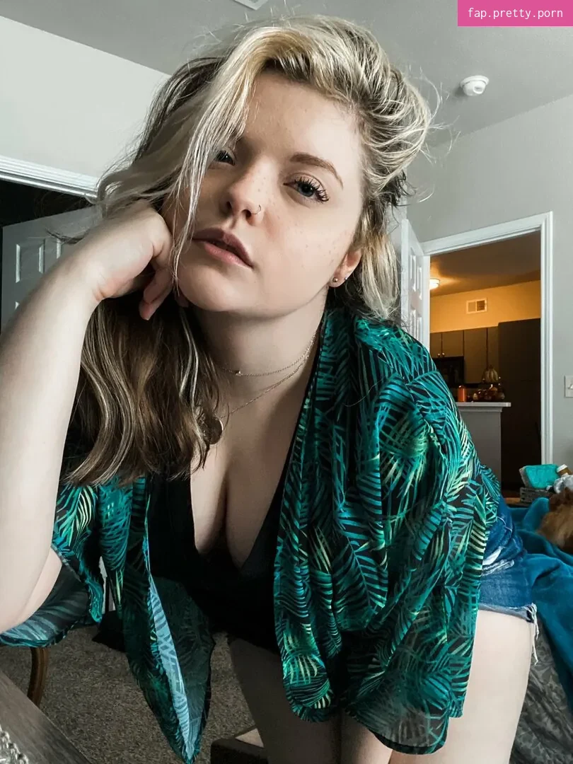 Meg Kaylee - Photo #32