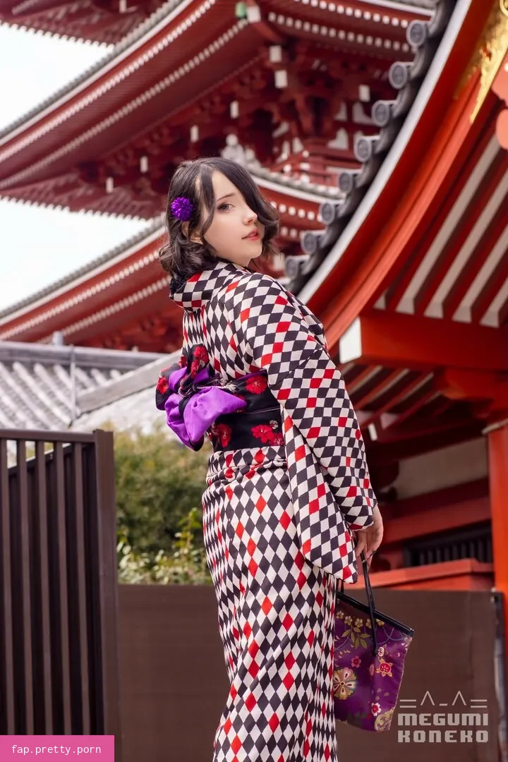 Megumi Koneko - Photo #00
