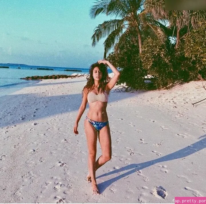 Melissa Khalaj - Photo #23