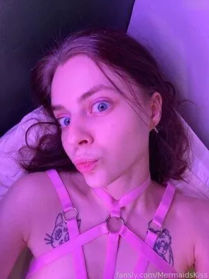 Mermaids Kiss