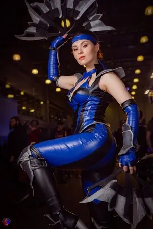Mortal Kombat Erotic Cosplay
