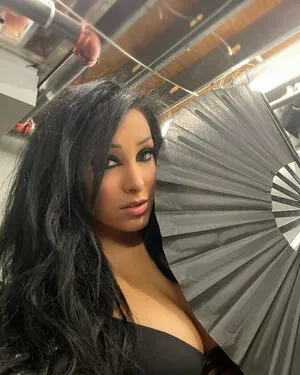 Mandy Leon