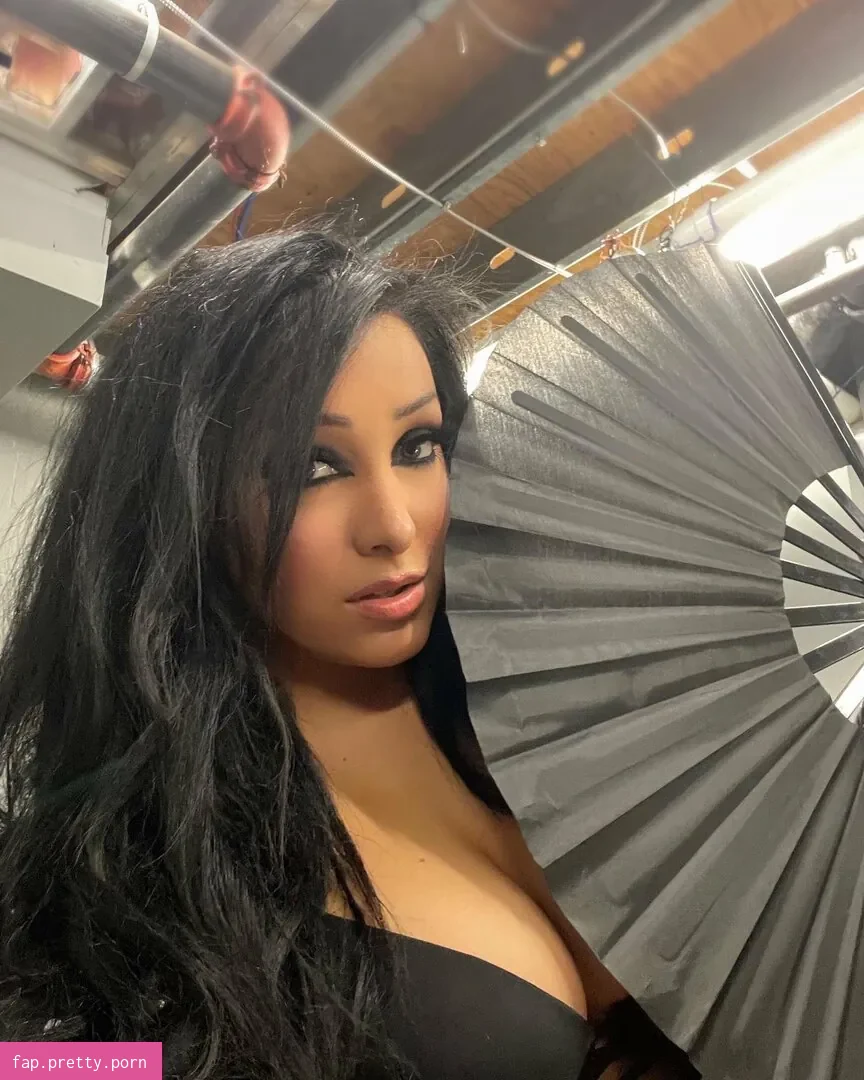Mandy Leon - Photo #09