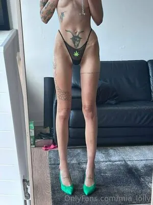 mia_lolly