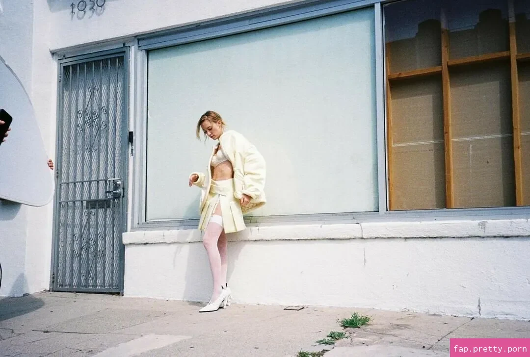 Maika Monroe - Photo #85