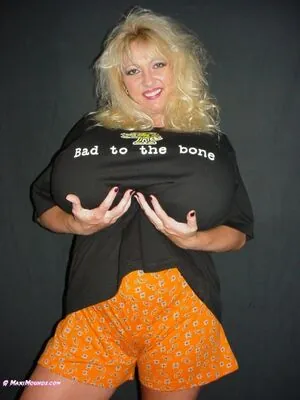 Maxi Mounds