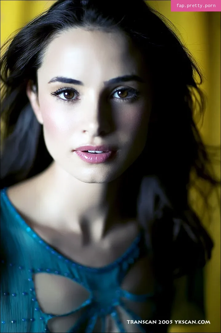 Mia Maestro - Photo #20