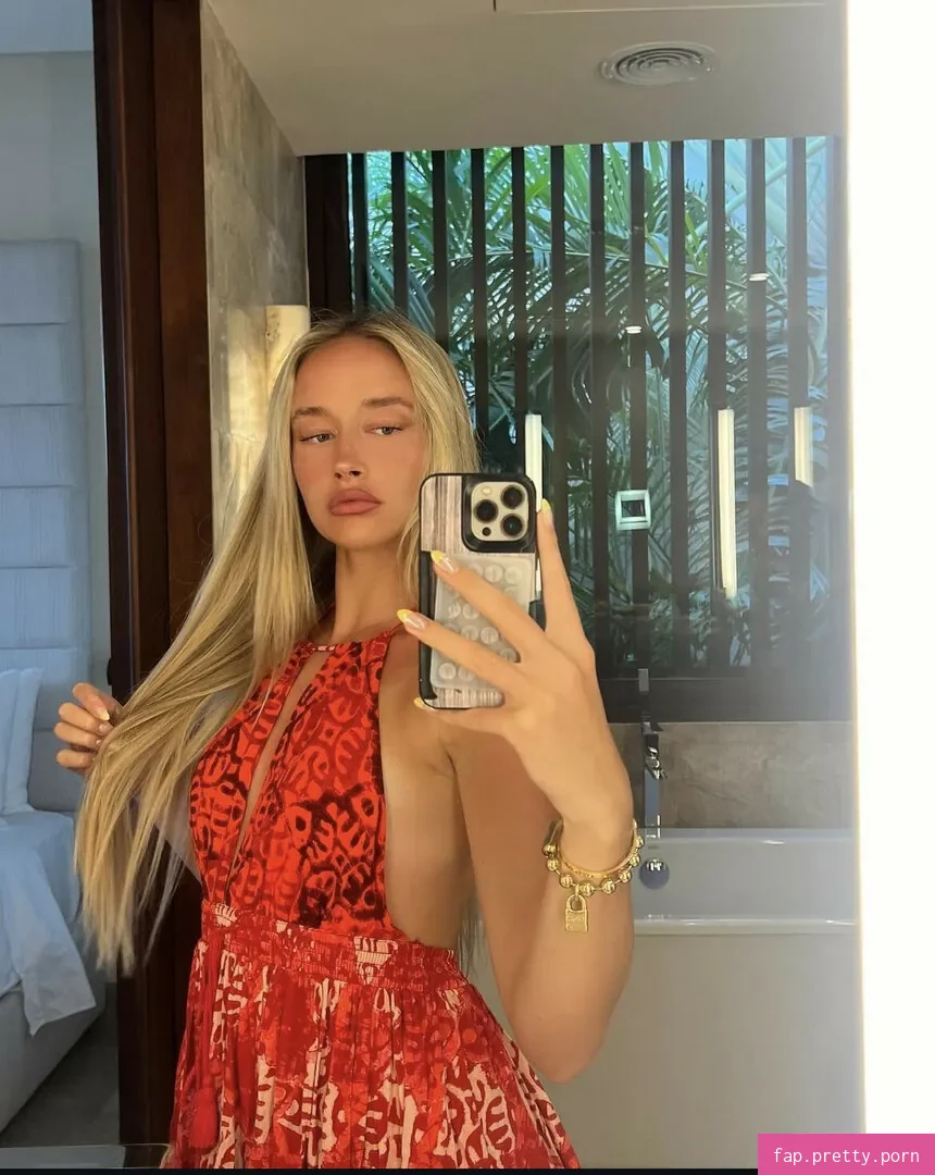 Mia Mastrov - Photo #38
