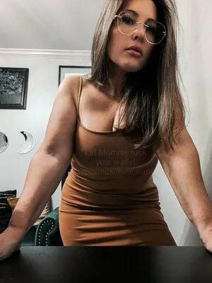 Muscle Mommy