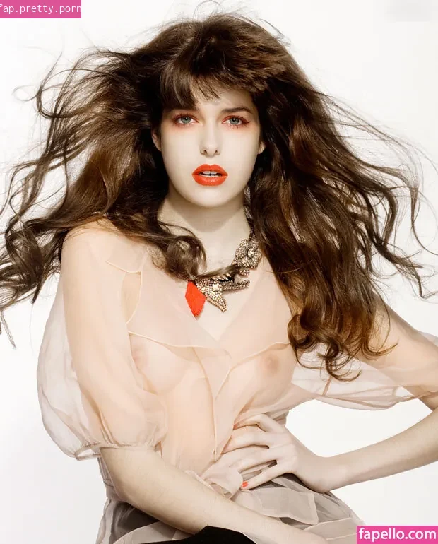 Marie Nasemann - Photo #01