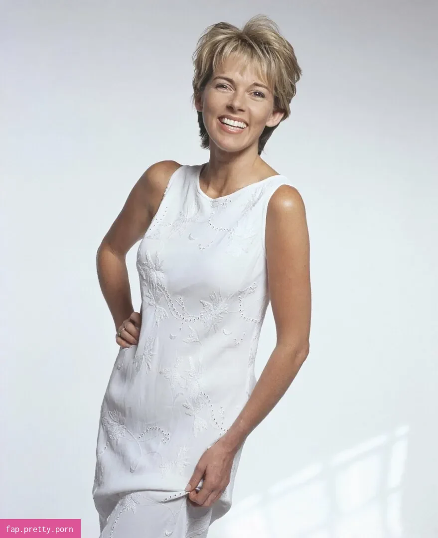 Mary Nightingale - Photo #01