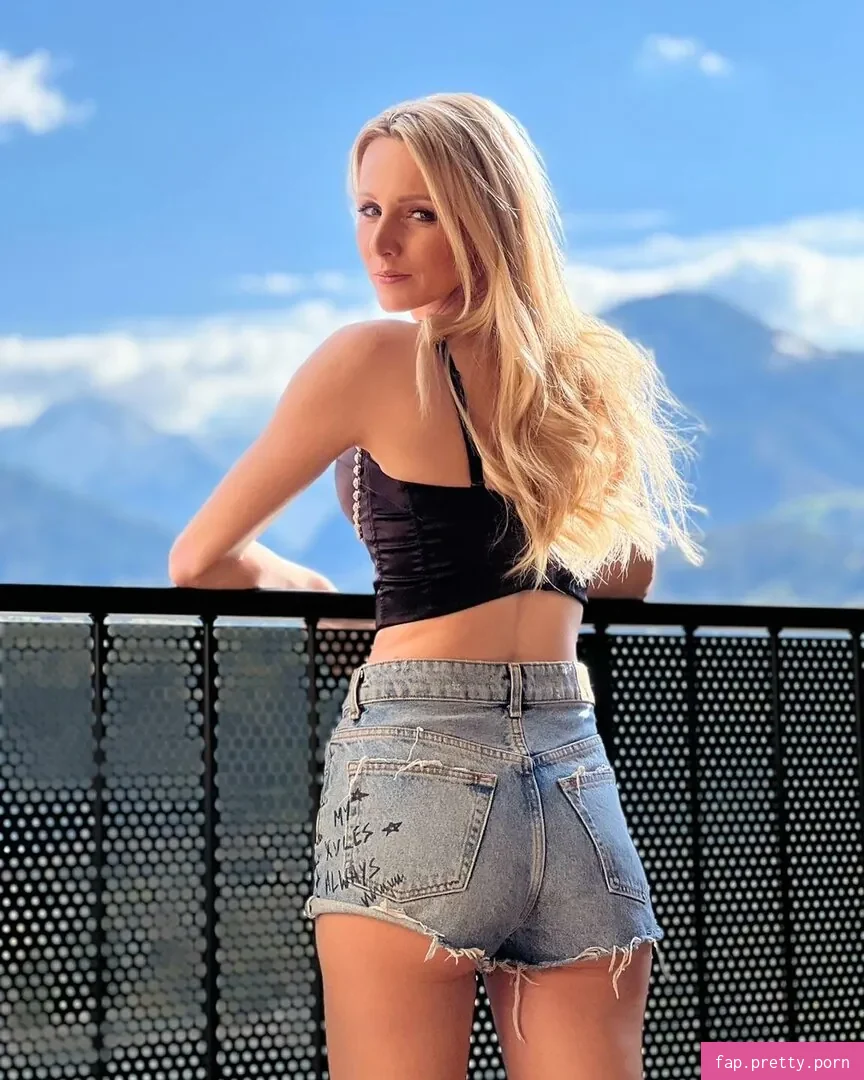 Melissa Naschenweng - Photo #14