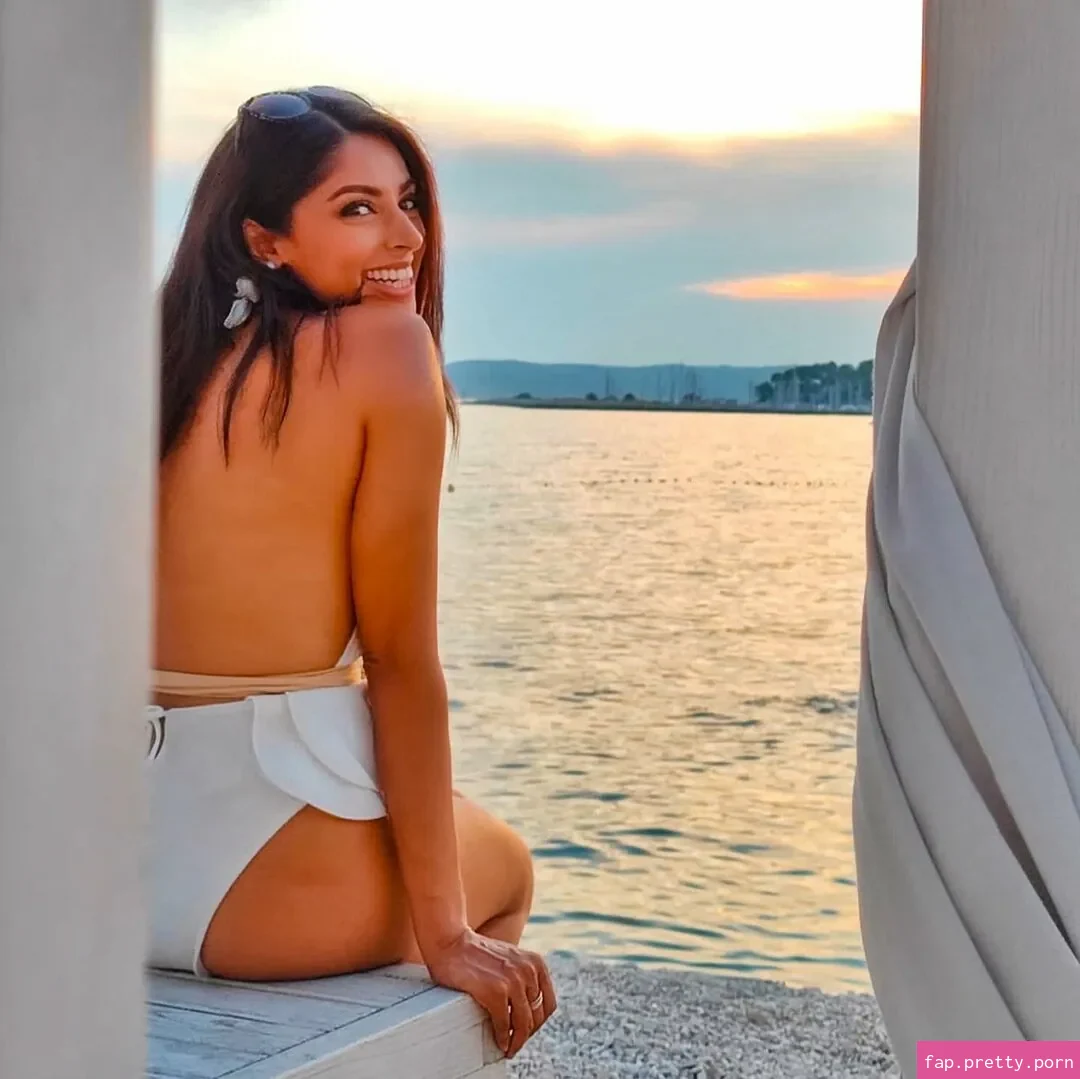 Melissa Nathoo - Photo #24