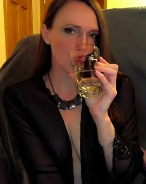 Molly Nova