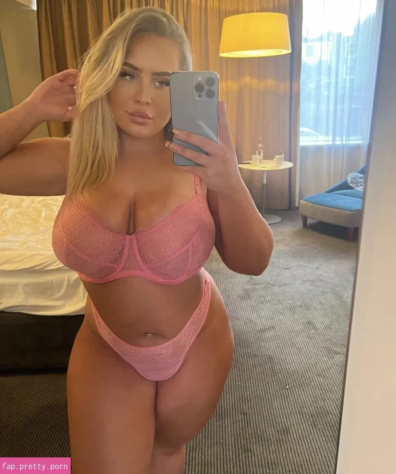 Molly O'Shea - Photo #04