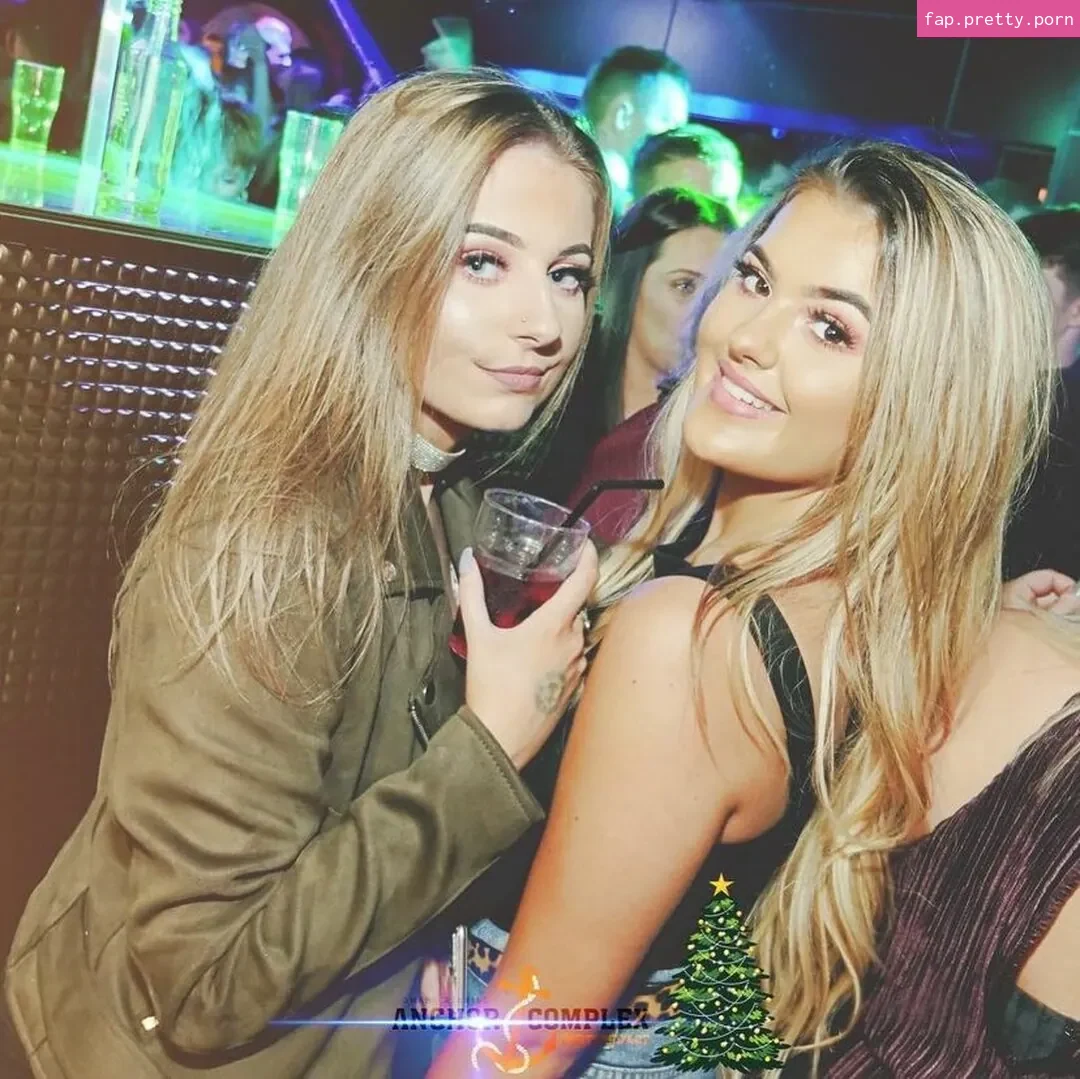 mollymullanx - Photo #17