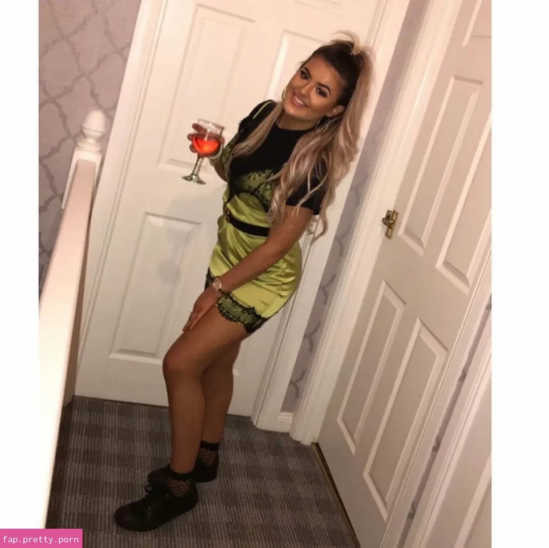 mollymullanx - Photo #20