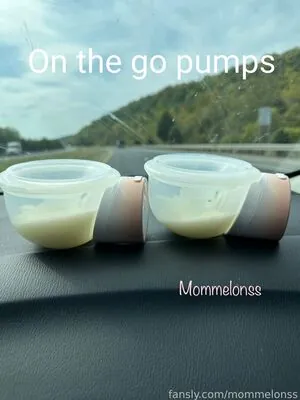 mommelonss