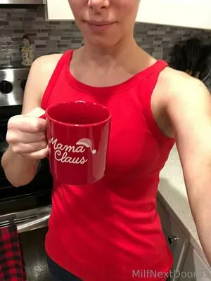 momnextdoor33