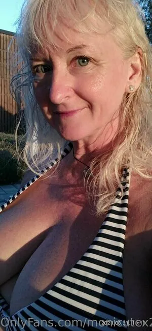 monicutex2